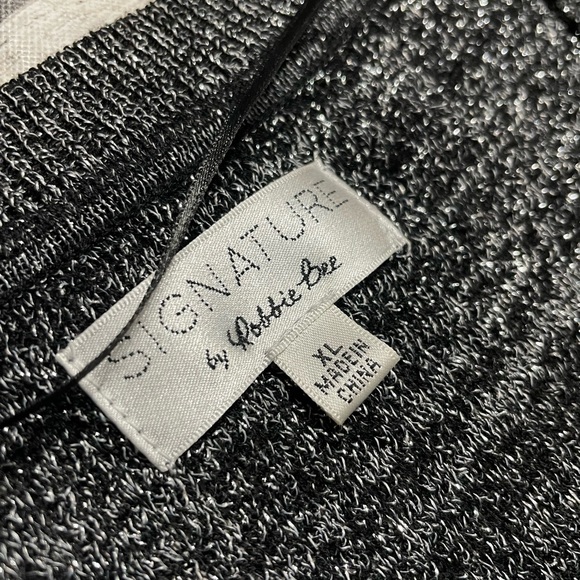 Women’s XL Signature by Robbie Bee gray knit short sleeve cardigan w silver thre - Picture 8 of 9